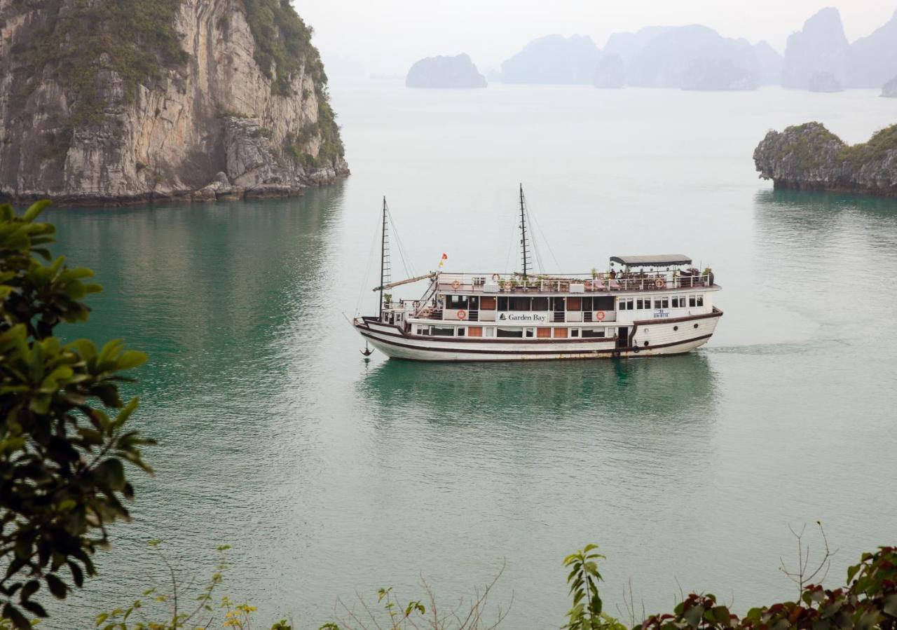 Garden Bay Premium Cruise Hotel Ha Long Bagian luar foto