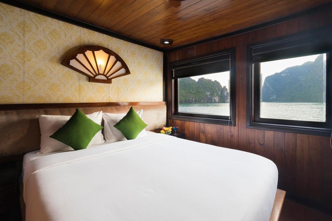 Garden Bay Premium Cruise Hotel Ha Long Bagian luar foto