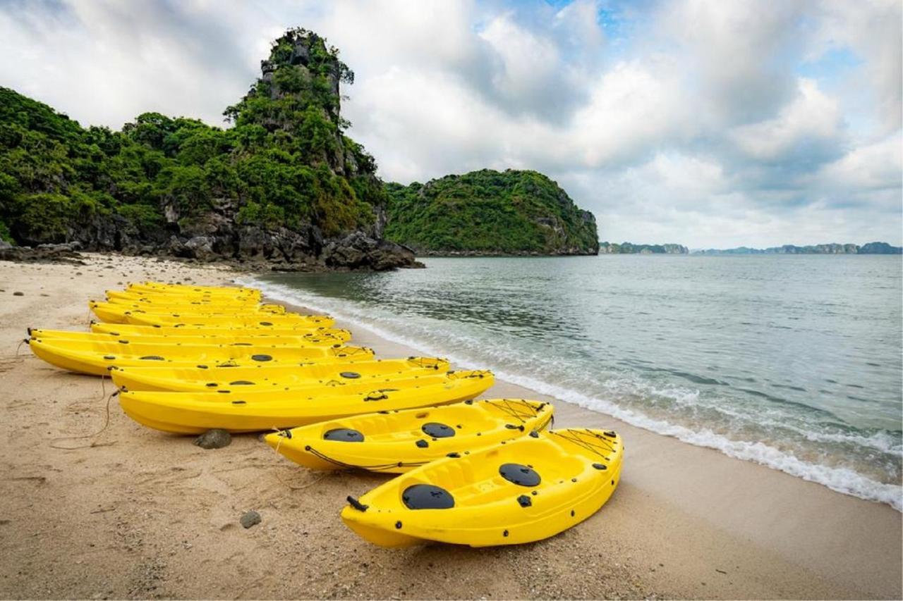 Garden Bay Premium Cruise Hotel Ha Long Bagian luar foto